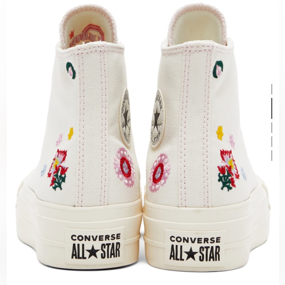 BRAND NEW Flower Converses 🌸